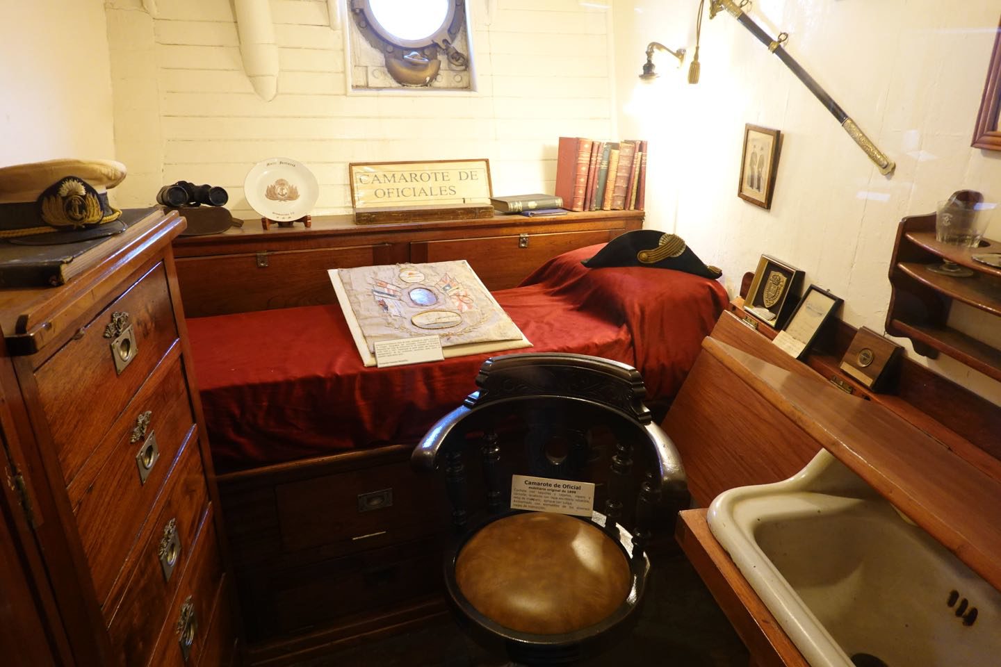 Stateroom of the Fragata Sarmiento ship museum.