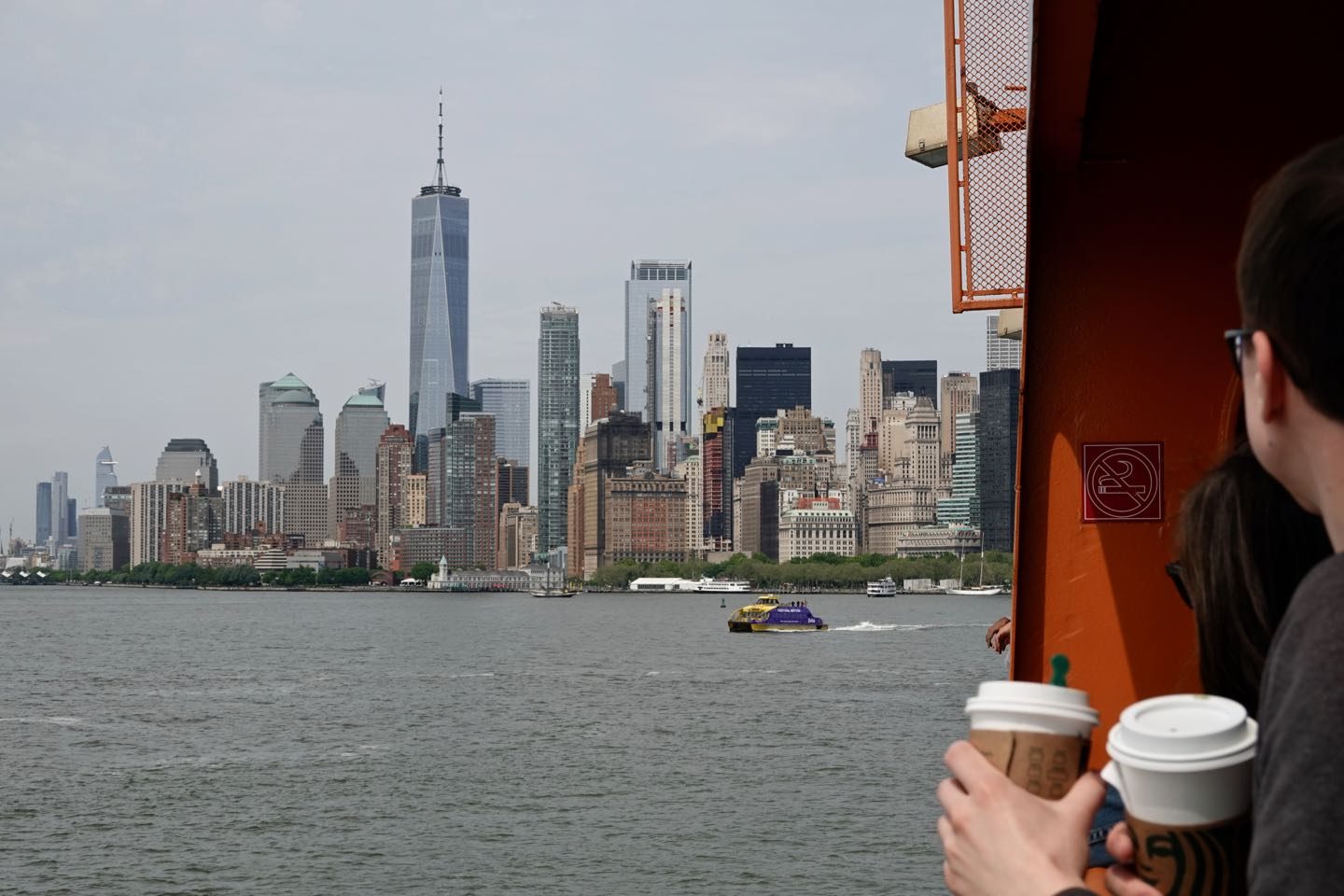 Ferries turísticos en Manhattan.