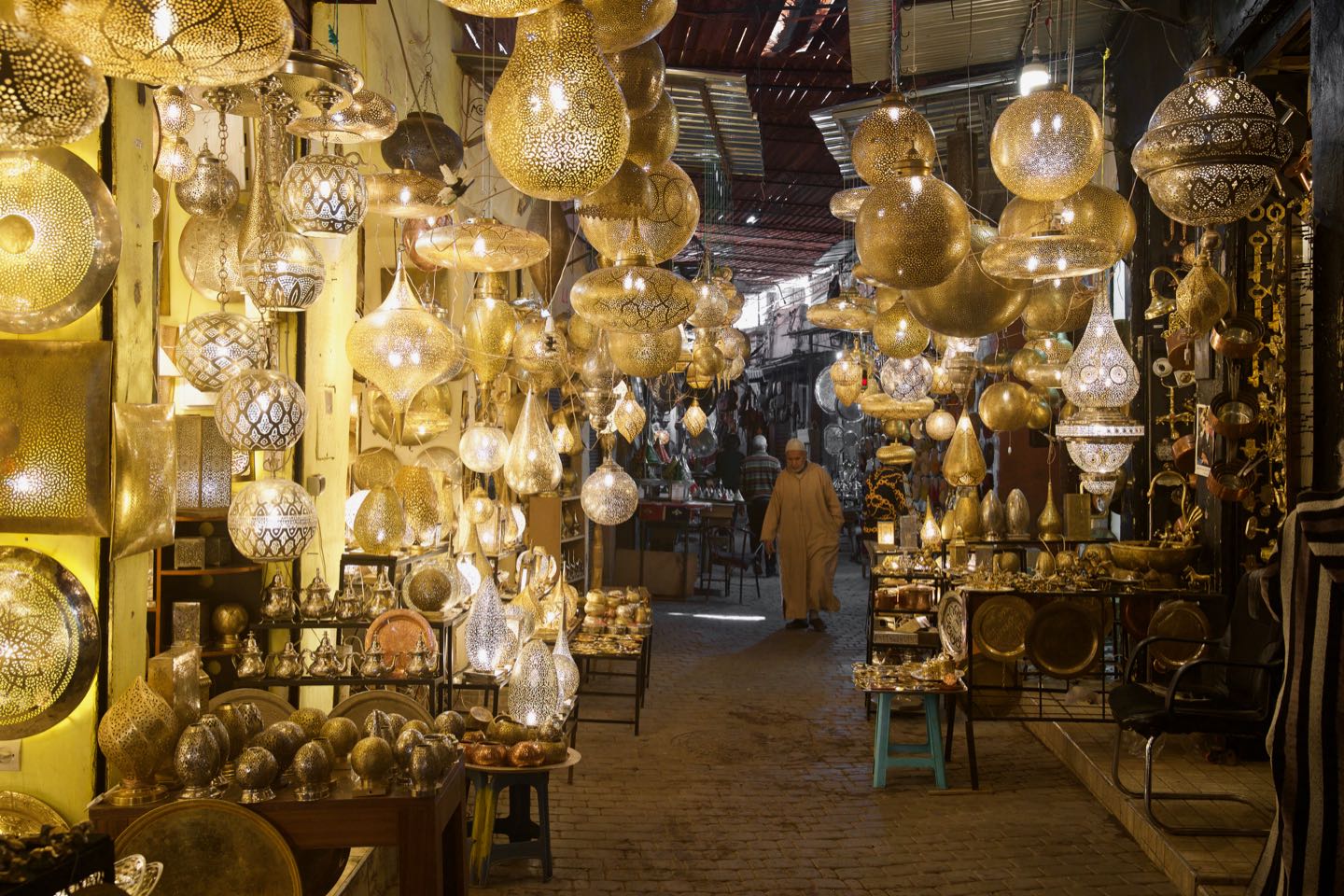 Hermoso Souk mercado de la medina de Marrakech.