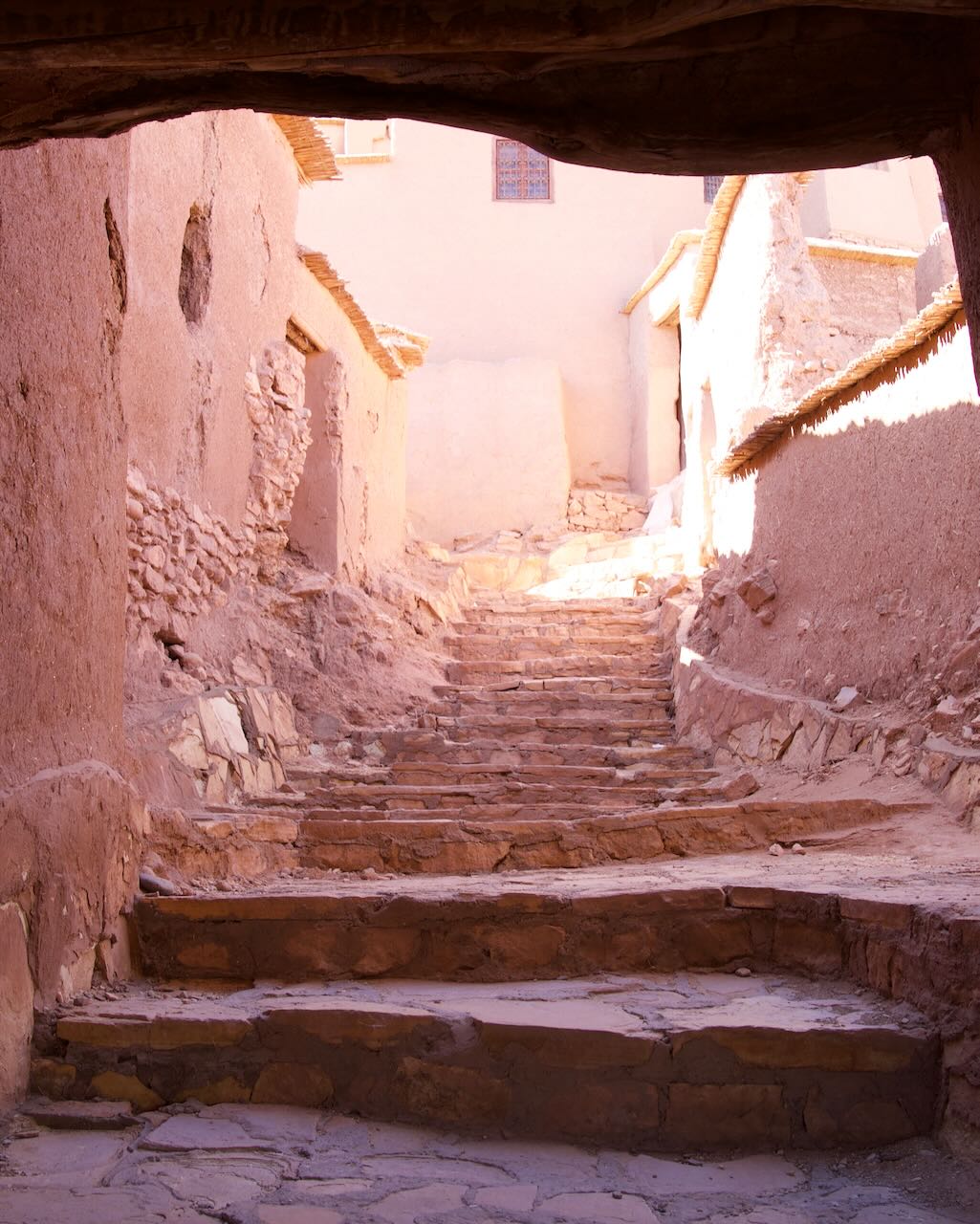 Escaleras dentro del ksar de Ait Benhaddou.