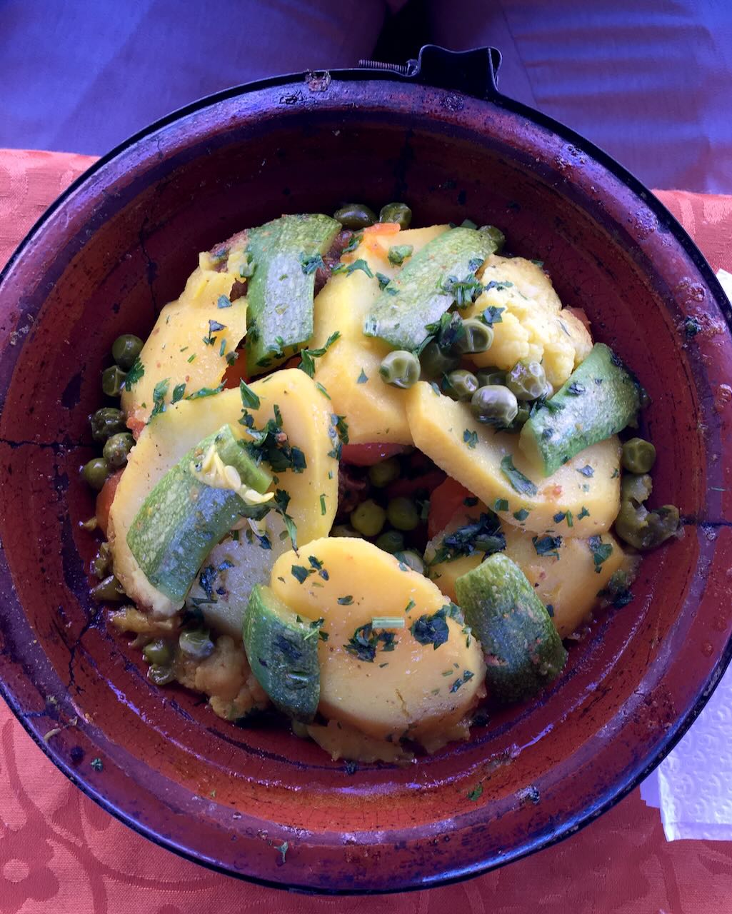 Almuerzo marroqui servido durante la excursión de Marrakech-Fes.